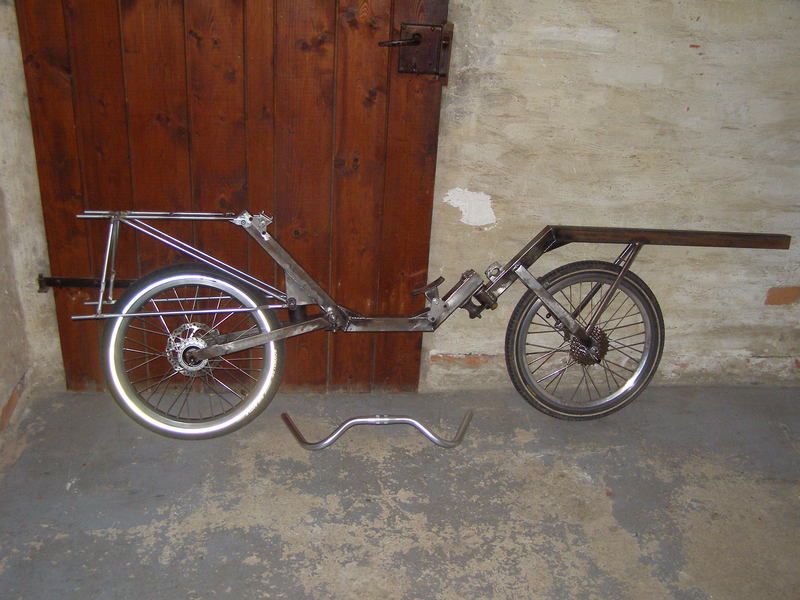And a last shot of bike and carrier in the manufactory - have a good journey on all of your ways!