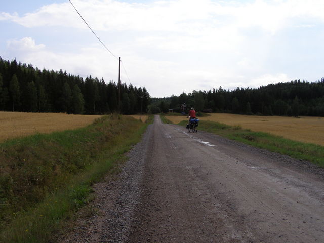 Nachdem der Regen am nächsten Morgen dann doch mal aufgehört hat, sind wir wieder auf der Piste nach Hallsberg, wo wir uns trennen werden, da Marek nach Stockholm, ich hingegen nach Göteborg weiterfahren möchte.