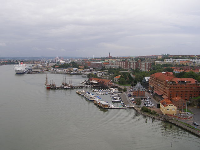 Der Hafen, im Hintergrund Fähren der Stena Line