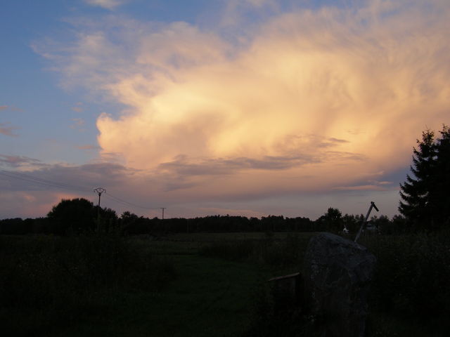 Schöne Wolken in der Abendsonne