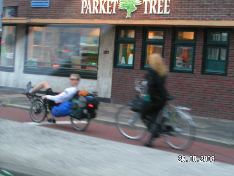 Unsharp but typical: Cyclists in the early morning