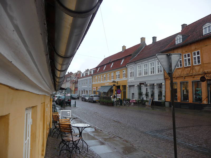 Der Regen hat uns wieder.

