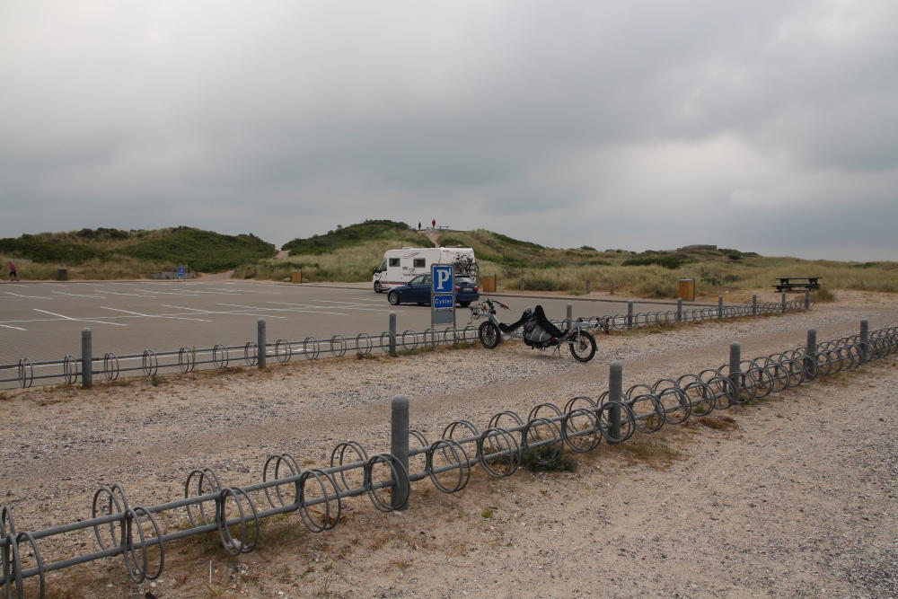 Am frühen Morgen (naja, gegen 9 Uhr) steht unser Tandem noch ziemlich allein auf dem Fahrradparkplatz.
