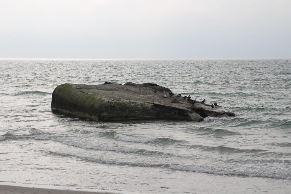 Bunker, den sich das Meer langsam holt.
