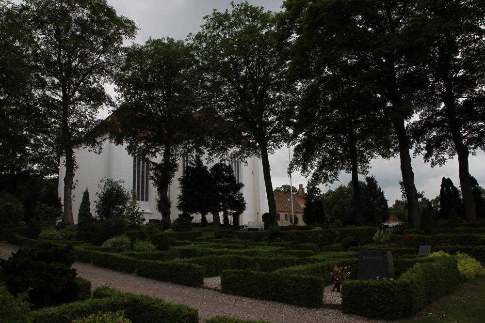 Die Kirche in Mariager weiß, wie man auch junge Leute anzieht: Sie hat einen freien Internet-Hotspot...
