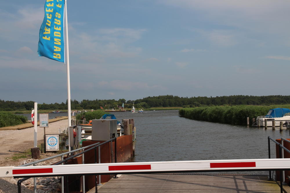 Bei Mellerup überqueren wir den Randersfjord.
