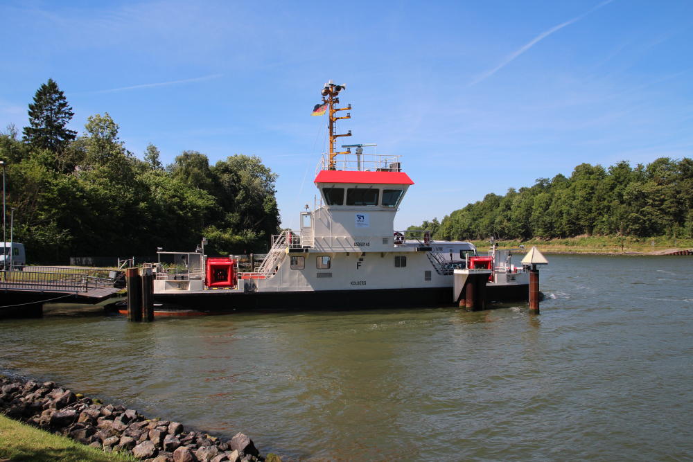 Fähre über den Nord-Ostsee-Kanal.
